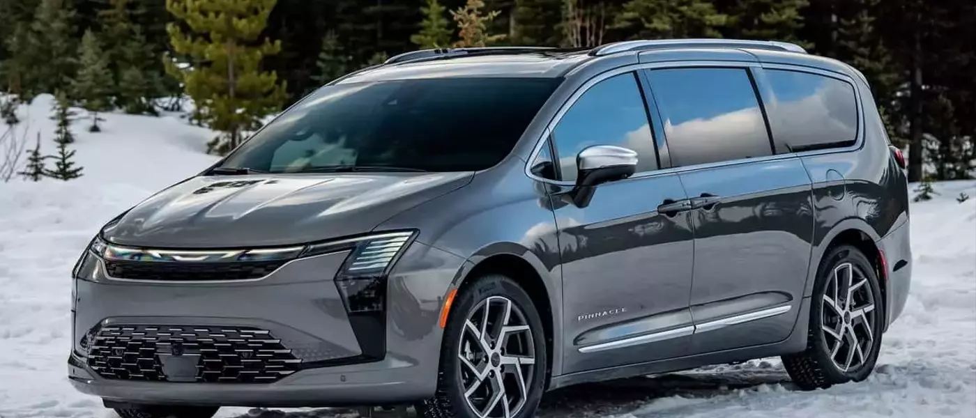 Chrysler Replaces Voyager with New Pacifica LX