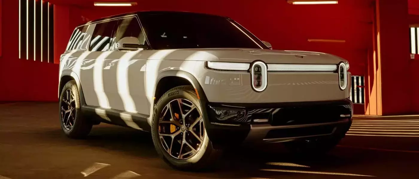 Exploring the 2028 Rivian R2: A Compact Electric SUV with Off-Road Prowess
