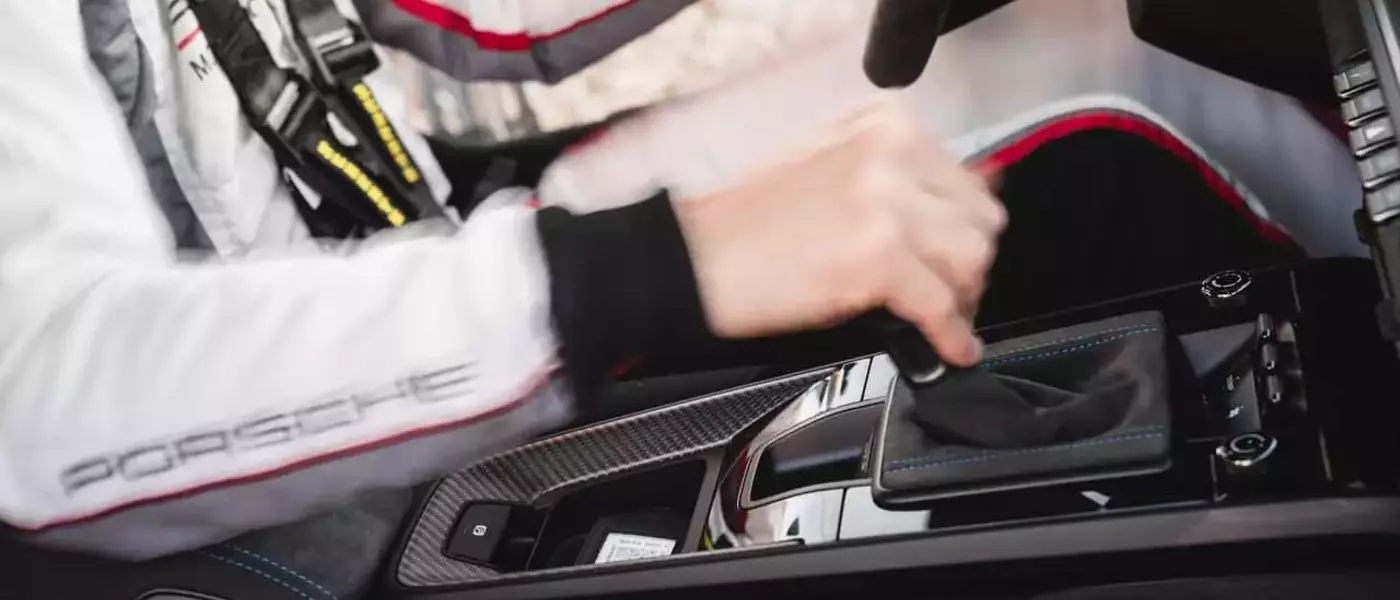 Porsche's Innovative Gearbox Blends Manual and Automatic Driving