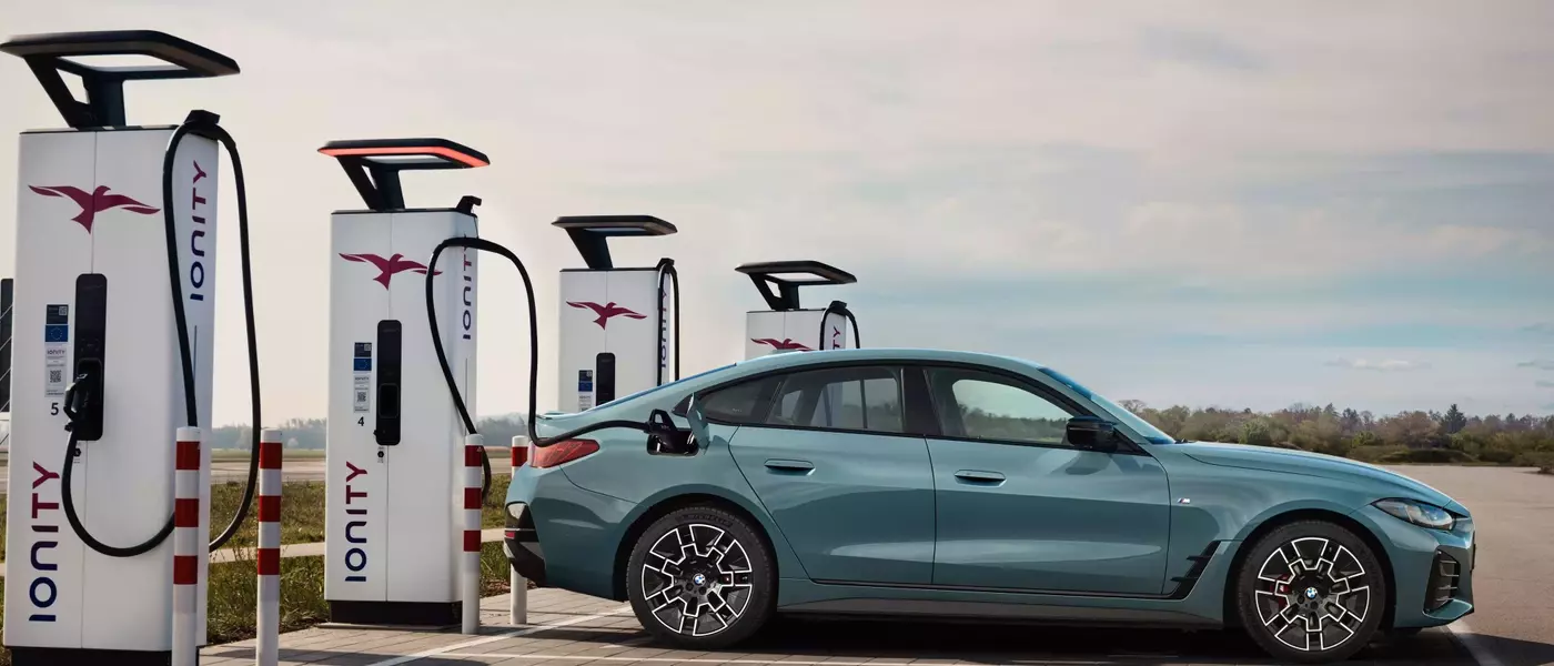 BMW Prioritizes Pure EVs, Dismisses Range Extenders