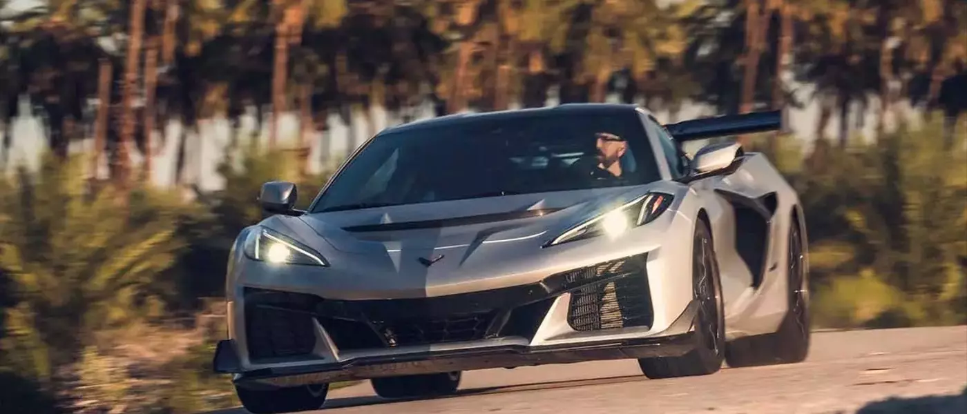 Unleashing the Beast: The 2027 Chevrolet Corvette ZR1 and ZR1X Redefine Supercar Performance