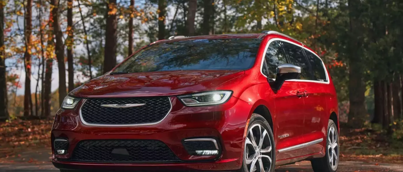 Chrysler Recalls 180,000 Pacifica and Voyager Minivans Over Airbag Defects