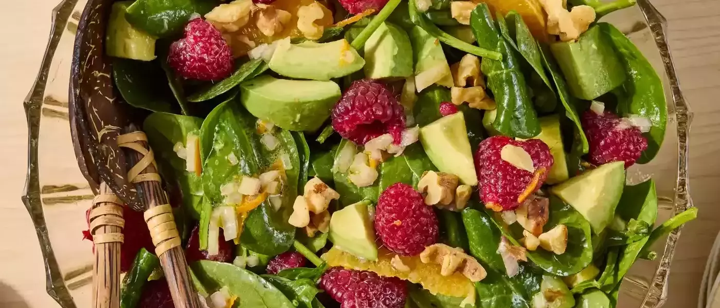 19 Refreshing Spinach Salad Recipes Perfect for Springtime