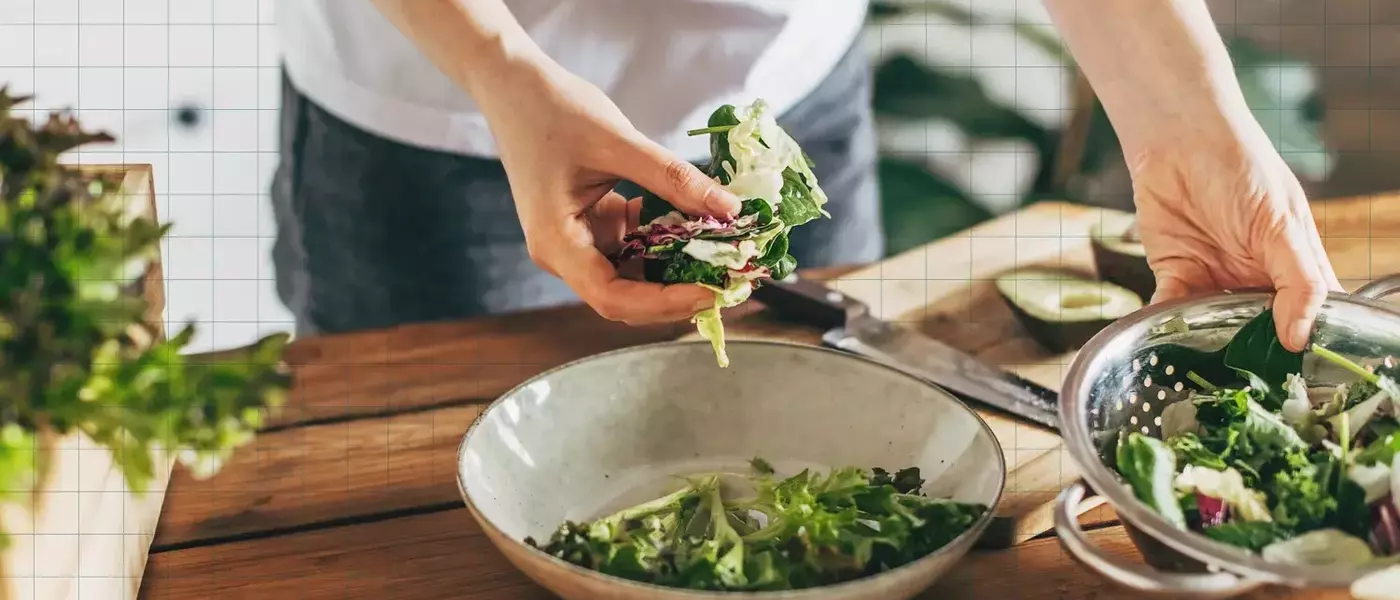 Essential Kitchen Tools for Healthier Salad Preparation and Fresh Produce Storage