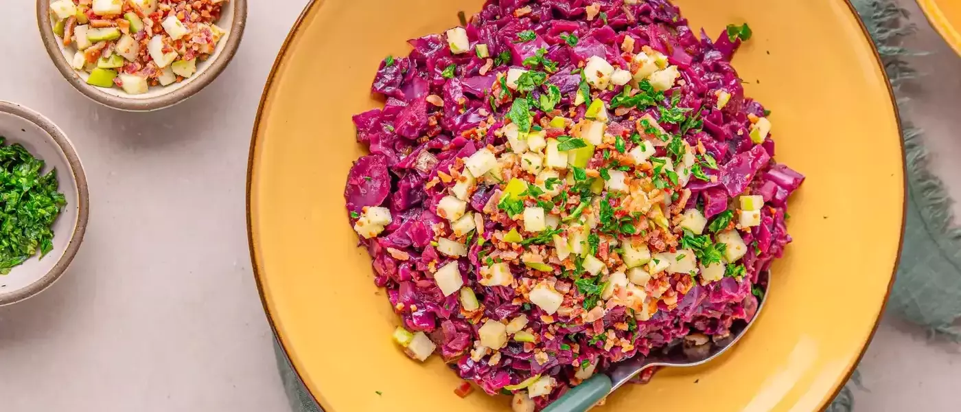 Flavorful Braised Red Cabbage with Apples and Bacon: A Culinary Exploration
