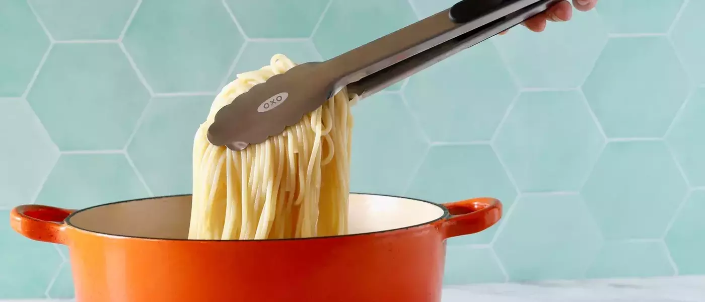 The Ultimate Guide to Kitchen Tongs: Choosing the Best for Your Culinary Needs