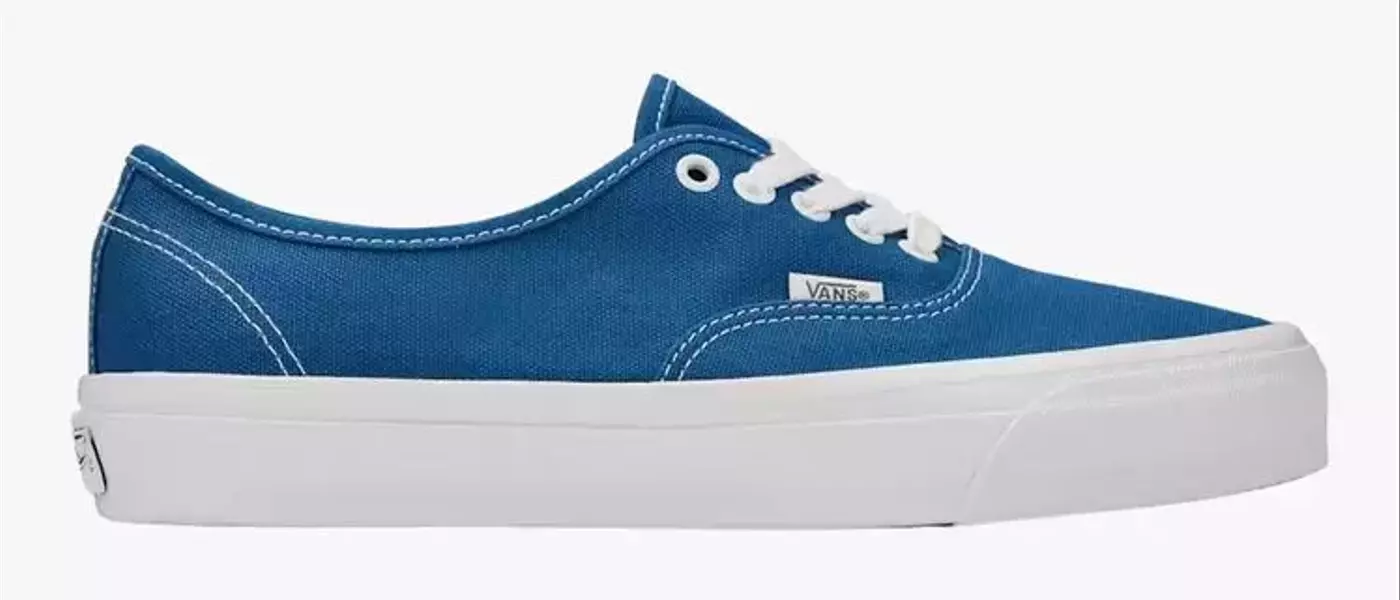 The Ultimate Guide to Men's Canvas Sneakers: Style, Comfort, and Timeless Appeal