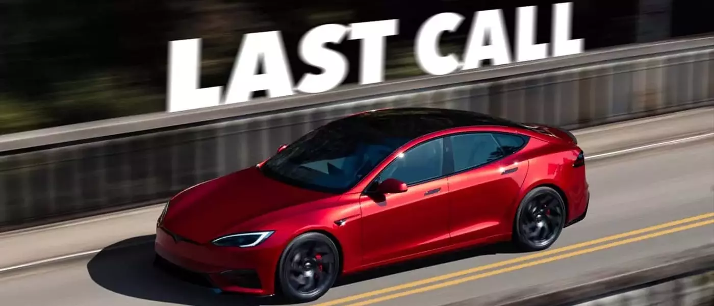 Tesla Launches Exclusive Signature Series for Model S and X as Production Nears End