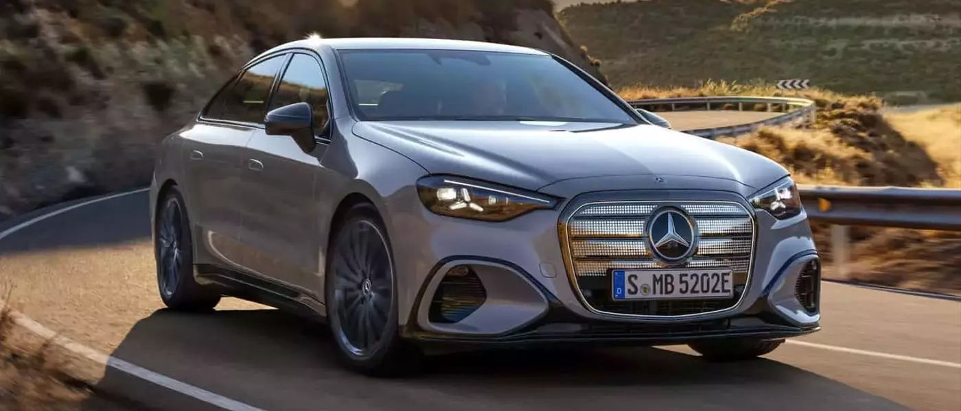 Mercedes-Benz Unveils All-New Electric C-Class: A Smooth and Spacious Sedan