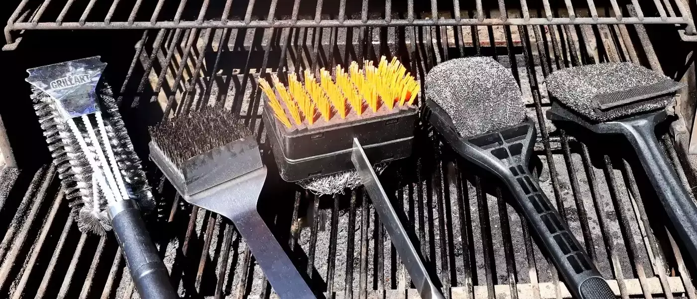 The Ultimate Guide to Grill Brushes: Cleaning Your Grill with Ease