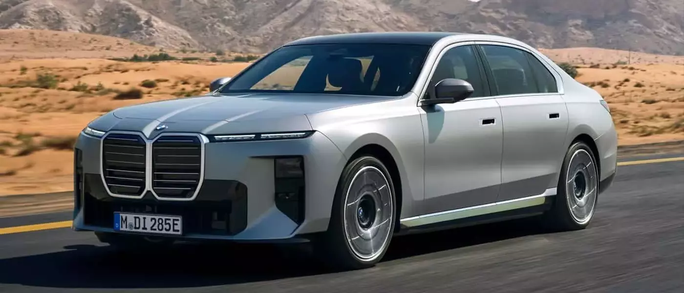 BMW Reaffirms Commitment to Luxury Sedans with the 7 Series Amidst Market Shifts