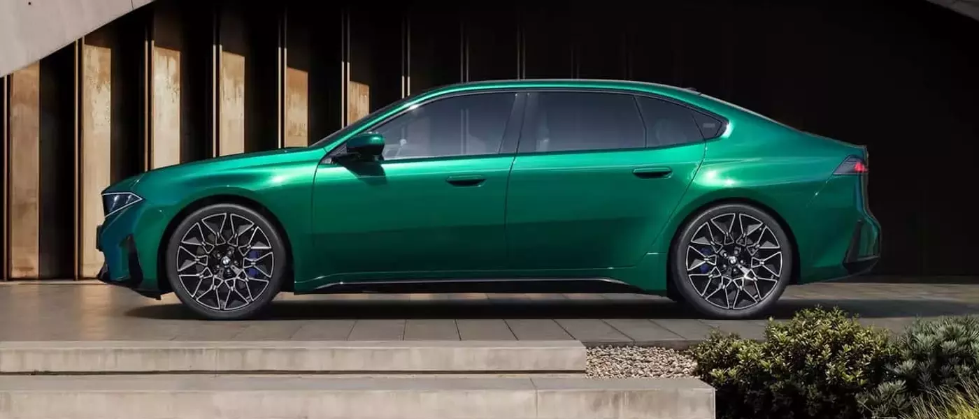China's BMW i3 Long Wheelbase Edition Revealed