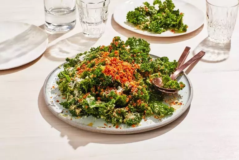 The Art of Massaging Kale for Enhanced Flavor