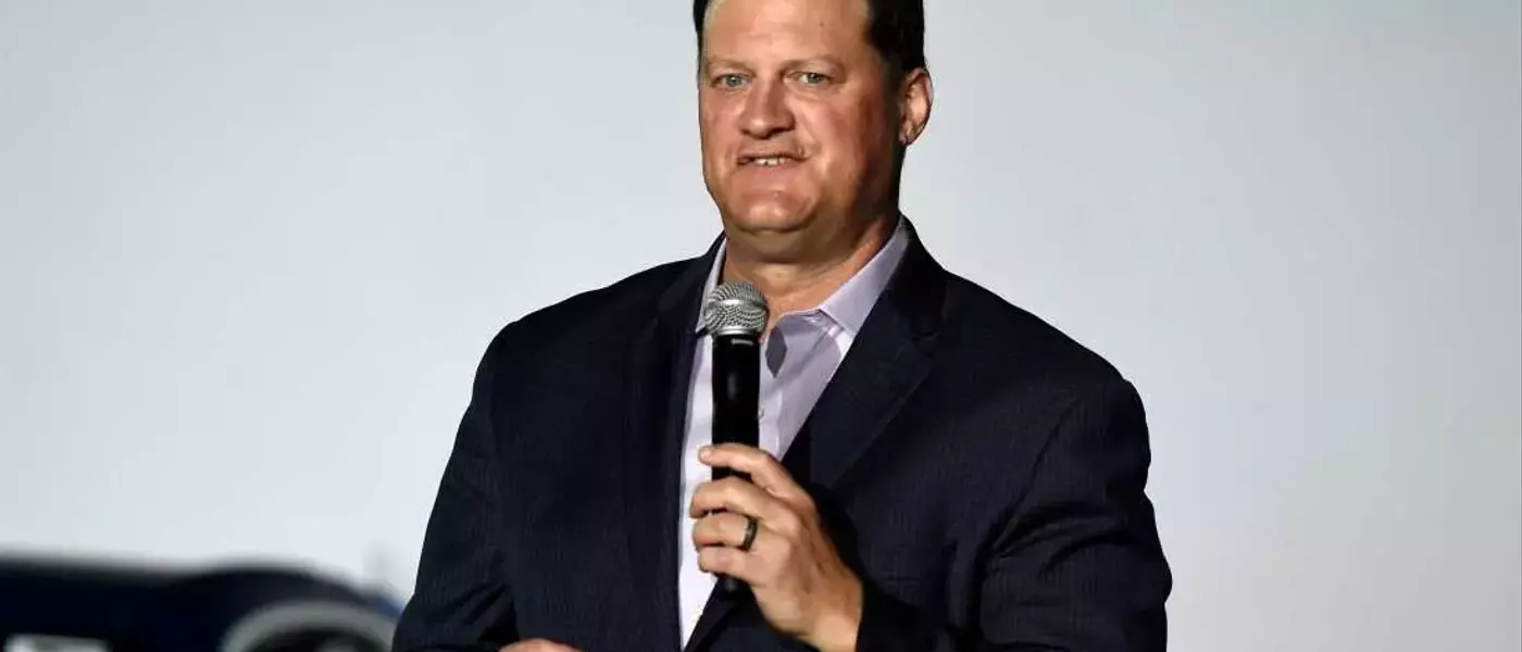 New Leadership to Revitalize NASCAR with Focus on Unity and Excitement