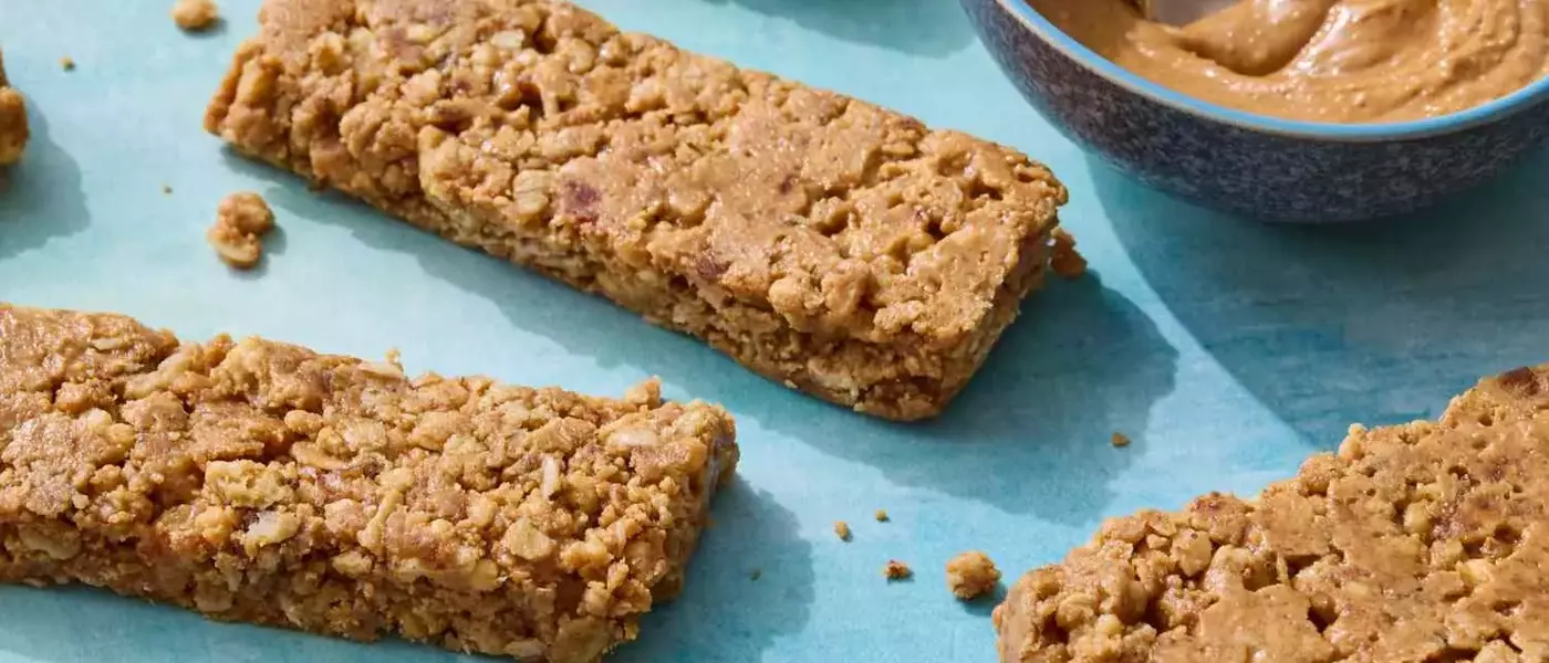 Delicious Peanut Butter Granola Bars: A Healthy Snack Option