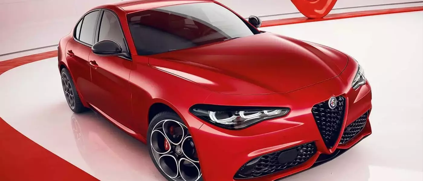 Alfa Romeo Giulia and Stelvio Get Performance Pack Update