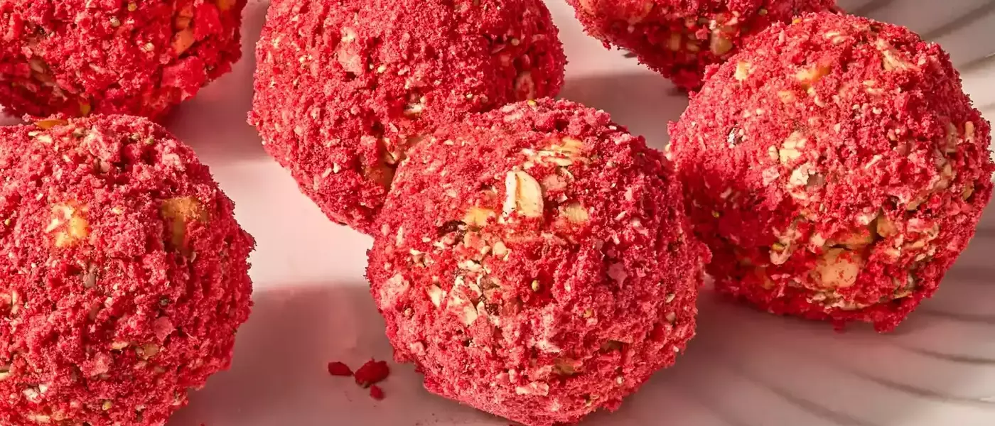 Refreshing Lemon-Strawberry Energy Spheres: A Quick and Healthy Snack