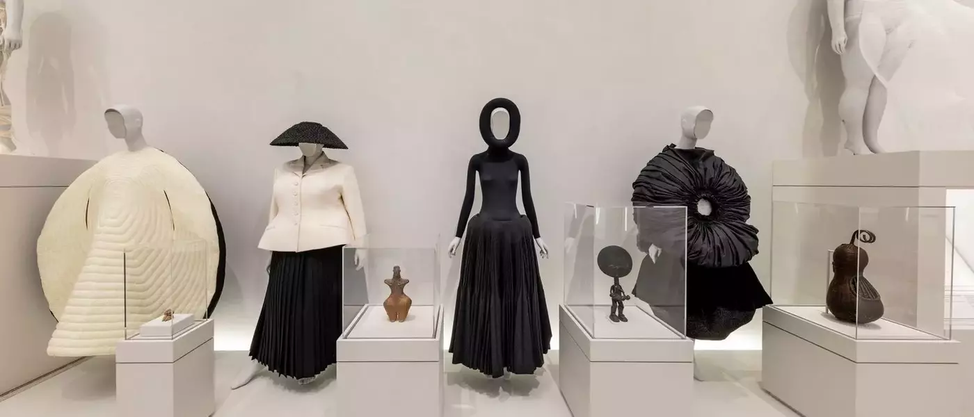 Metropolitan Museum's 'Costume Art' Exhibition Redefines Mannequin Representation