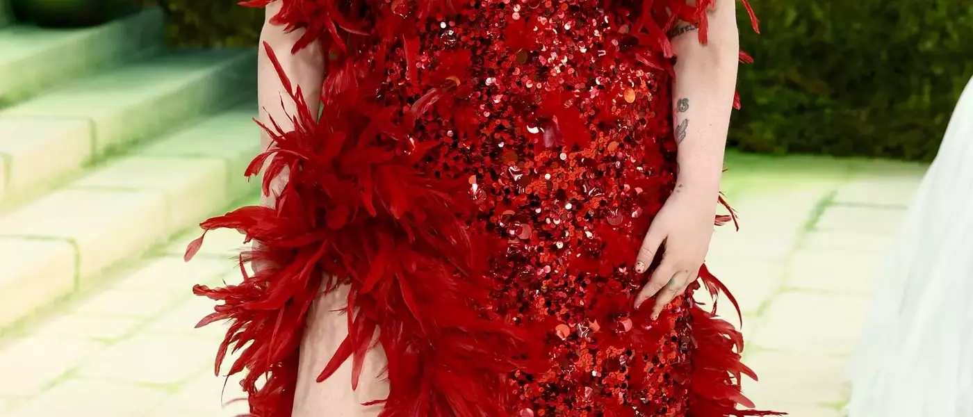 Lena Dunham's Triumphant Return to the Met Gala, Inspired by Baroque Artistry