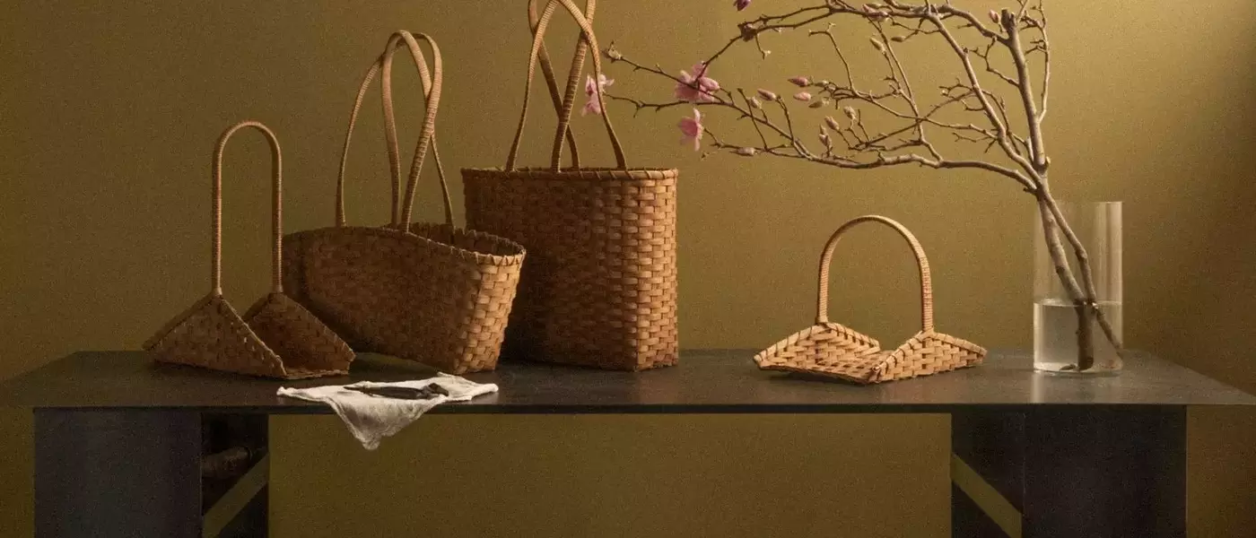 Alex Crowder's Field Studies Flora: Weaving Nature's Story into Floral Artistry