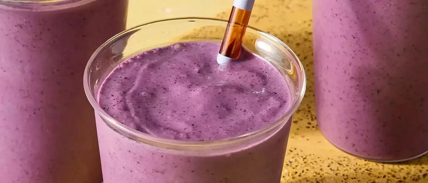 The Ultimate Mood-Boosting Smoothie: Berries, Kefir, and Almond Butter
