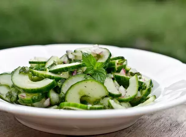 Refreshing Cucumber and Mint Salad: A Summer Delight