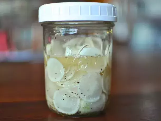 Crisp Pickled Hakurei Turnips: A Simple & Flavorful Recipe