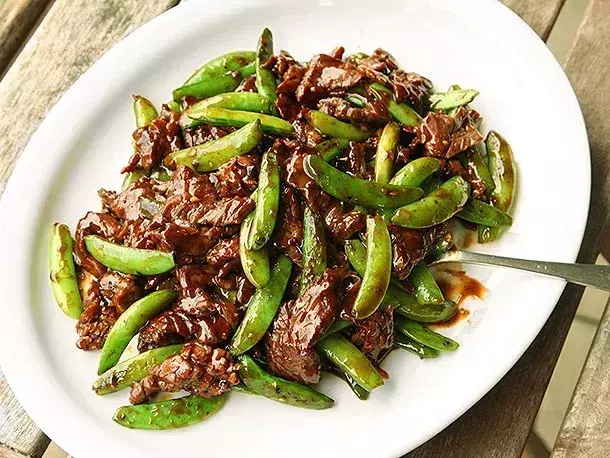 Mastering Stir-Fried Beef: Skirt Steak's Superiority