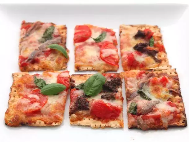 The Art of Crafting the Perfect Crispy Matzo Pizza