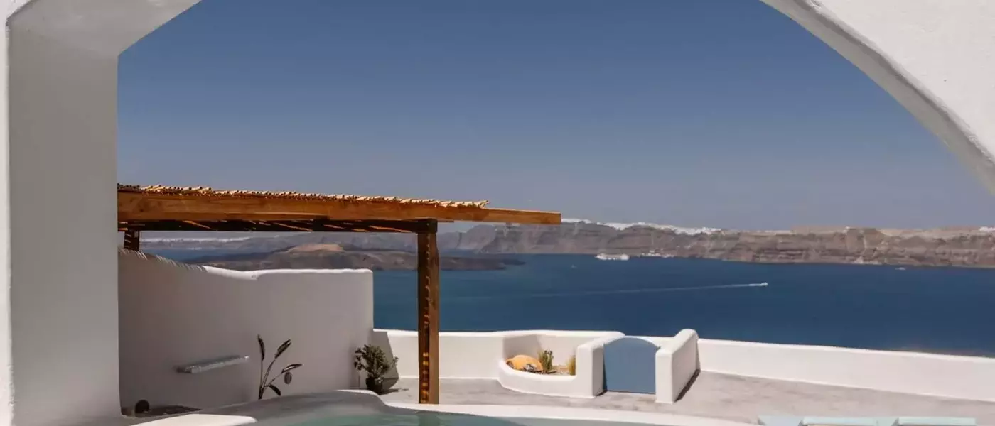 Discovering Greece: Top Island Airbnbs for an Unforgettable Summer Getaway