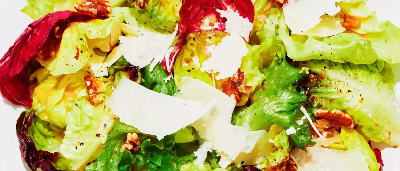 The Art of Crafting a Perfectly Balanced Green Salad