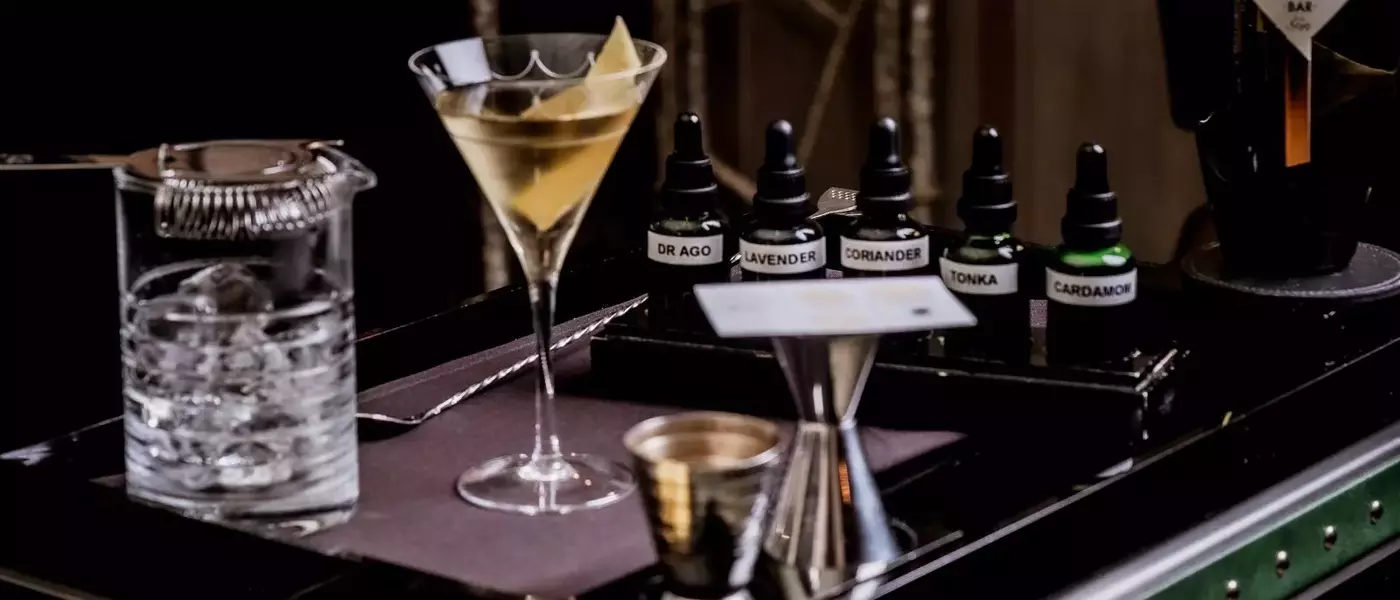 The Resurgence of Martini Trolleys: A Nod to Classic Sophistication and Interactive Dining
