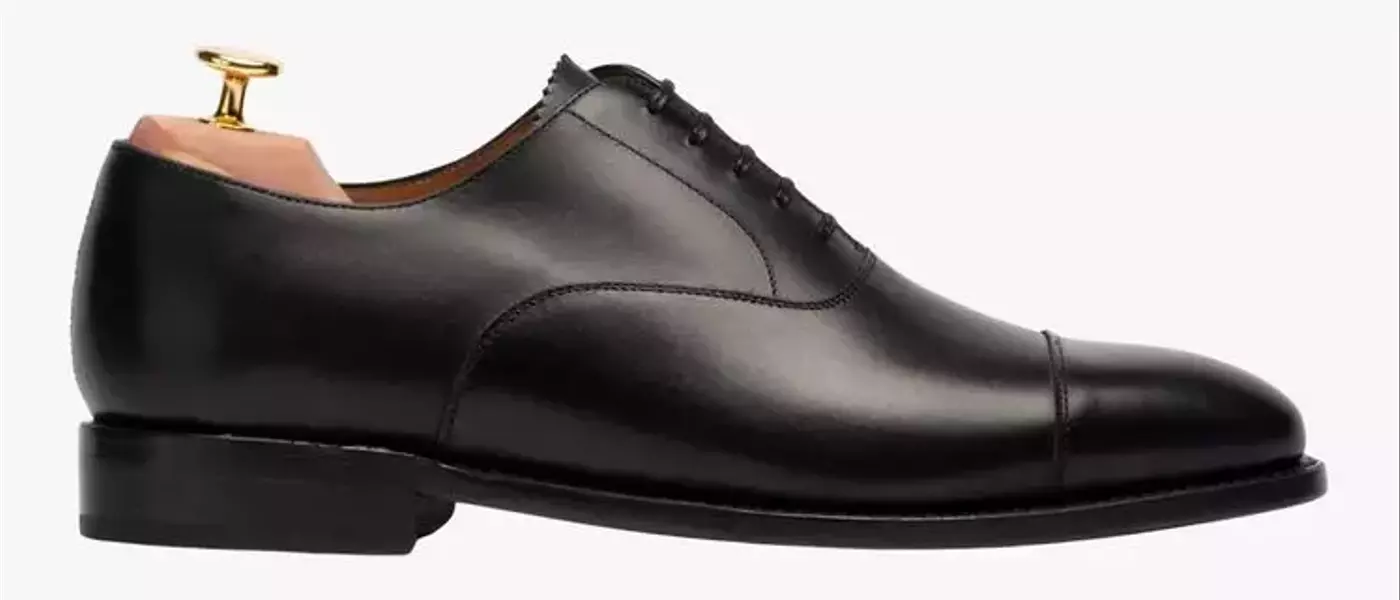 Mastering the Art of Pairing Shoes with Gray Suits