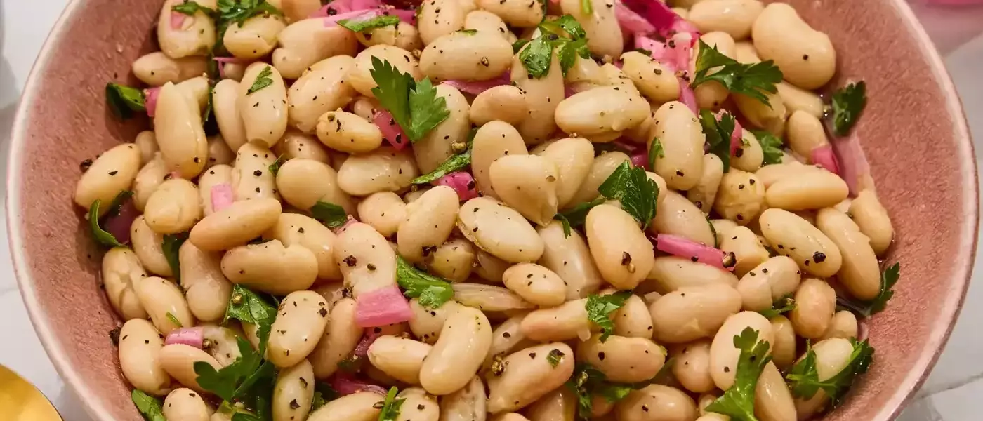Effortless Three-Ingredient Bean Salad: Your Quick and Fiber-Rich Lunch Solution