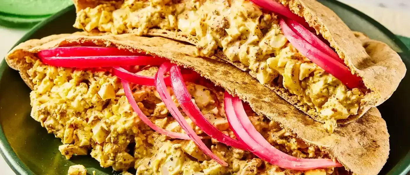 Mediterranean-Inspired Egg Salad Pita: A Quick and Healthy Lunch