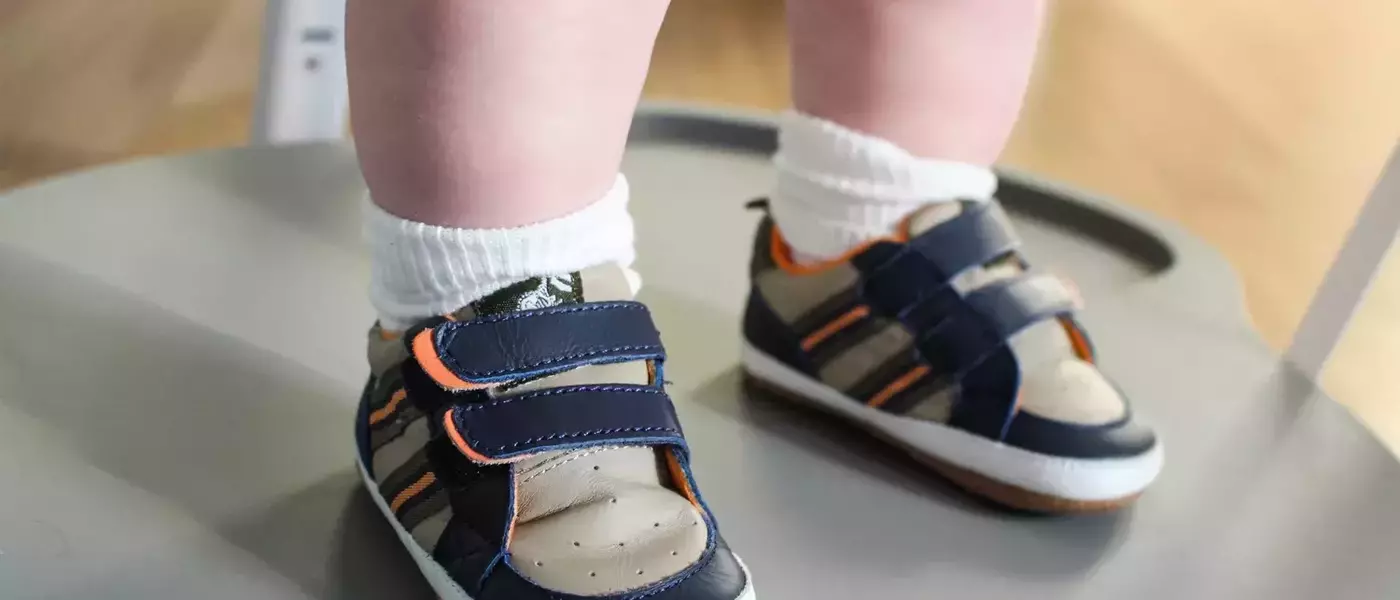 Choosing the Best Footwear for Babies and Toddlers: A Comprehensive Guide