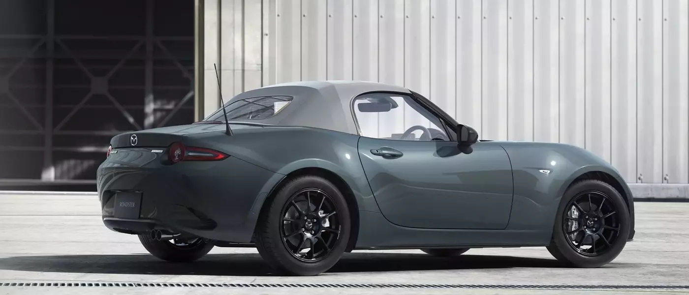 2027 Mazda MX-5 Miata: A Classic Roadster Embraces a New Green Hue