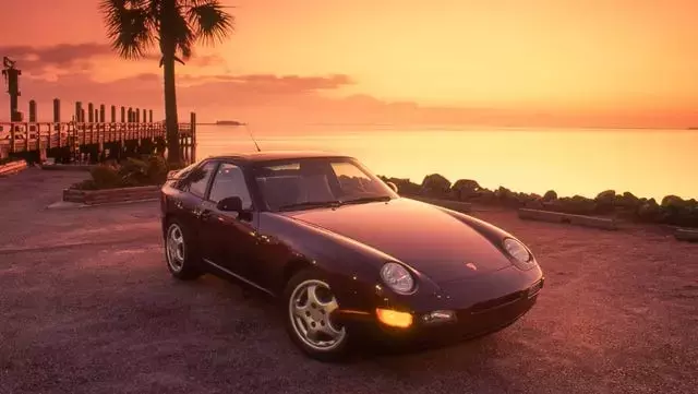 Porsche 968: A Detailed Look at a 90s Sports Car Icon