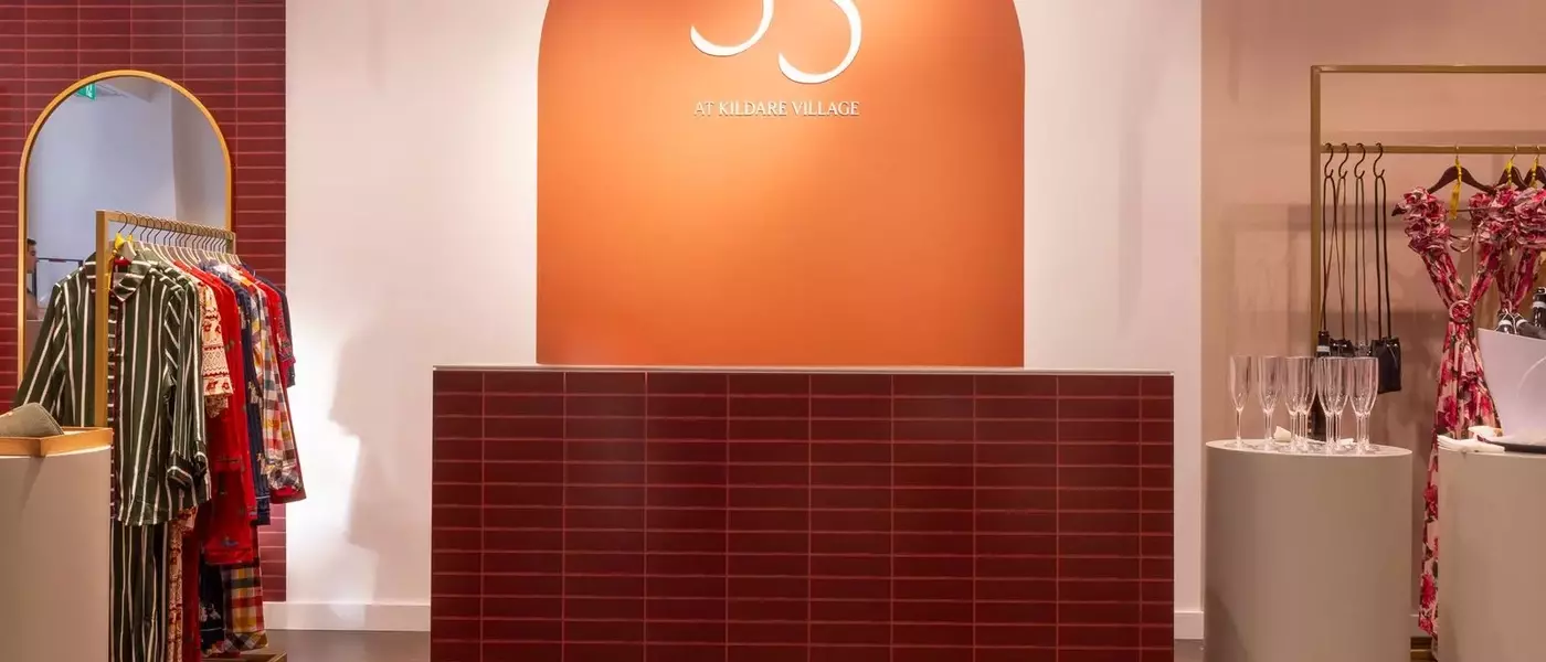The Disappearing Fitting Room: Retail's Cost-Cutting Measure or Customer Experience Blunder?