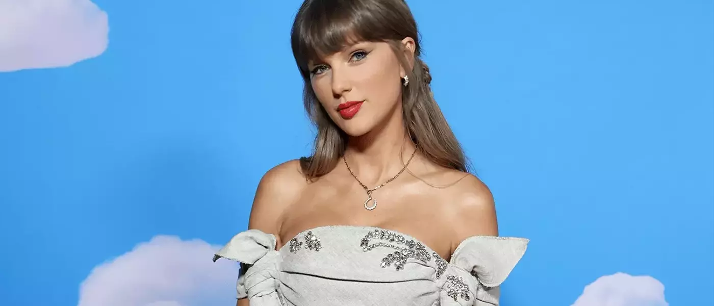 Taylor Swift Enchants 'Toy Story 5' Premiere with New Song and Classic Duet