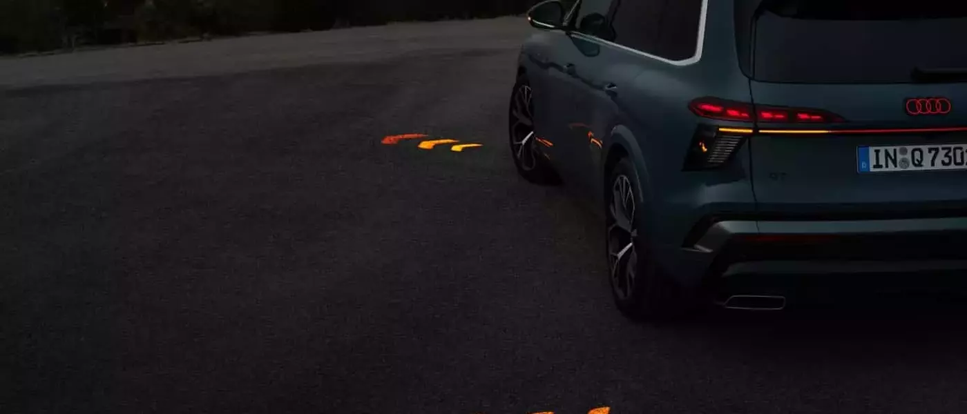 Audi Q7 to Feature Advanced Projecting Turn Signals and Enhanced Lighting