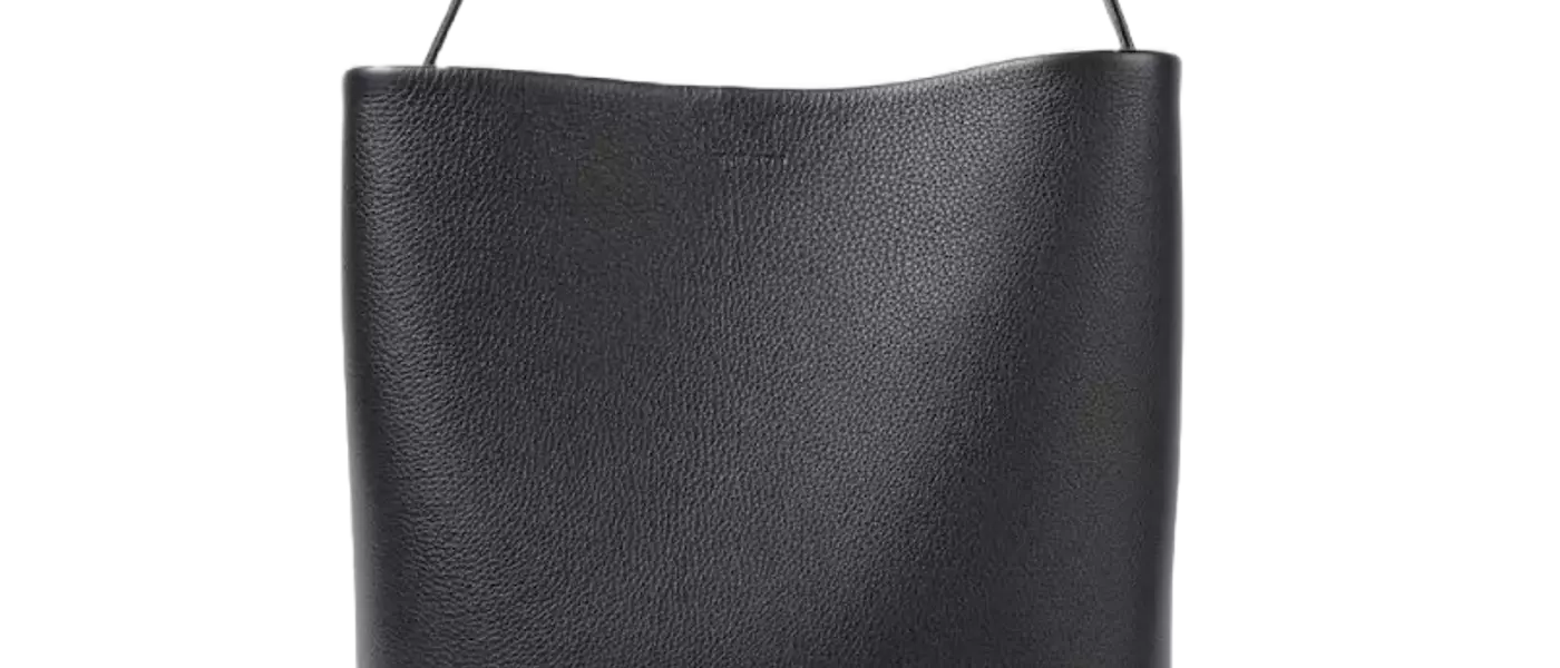 Elevate Your Style: A Curated Selection of Essential Luxury Tote Bags for Every Occasion