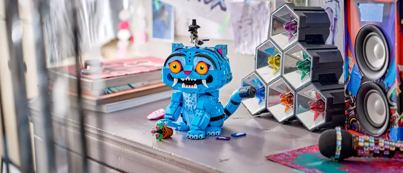 Lego's "KPop Demon Hunters" Set: A Detailed Look at Derpy Tiger and Sussie Bird