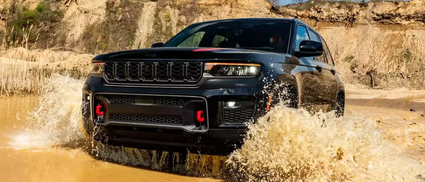 Jeep Grand Cherokee 2027: Trailhawk and Overland Trims Return