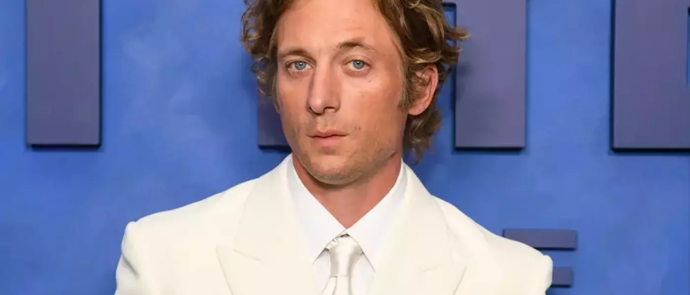 Jeremy Allen White Advocates for Social Media Restrictions for Minors, Commending UK's Ban