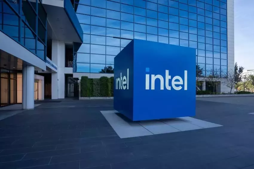 Intel Recruits Former SK Hynix CEO Seok-Hee Lee to Spearhead Advanced Packaging Initiatives, Bolstered by Apple Collaboration