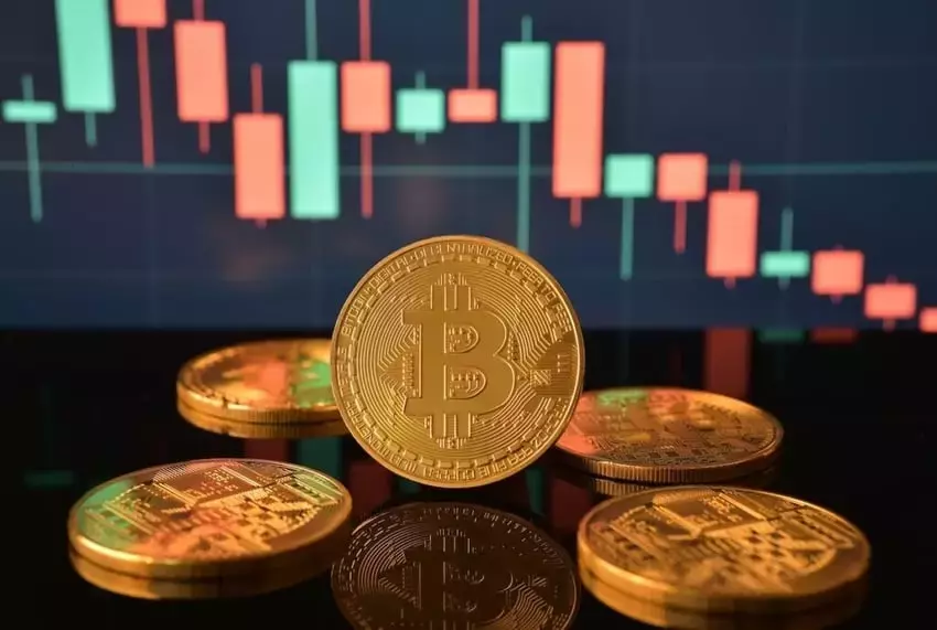 Cryptocurrency Markets Face Downturn Amidst Fed's Hawkish Stance; Bitcoin's Key Support Level Eyed
