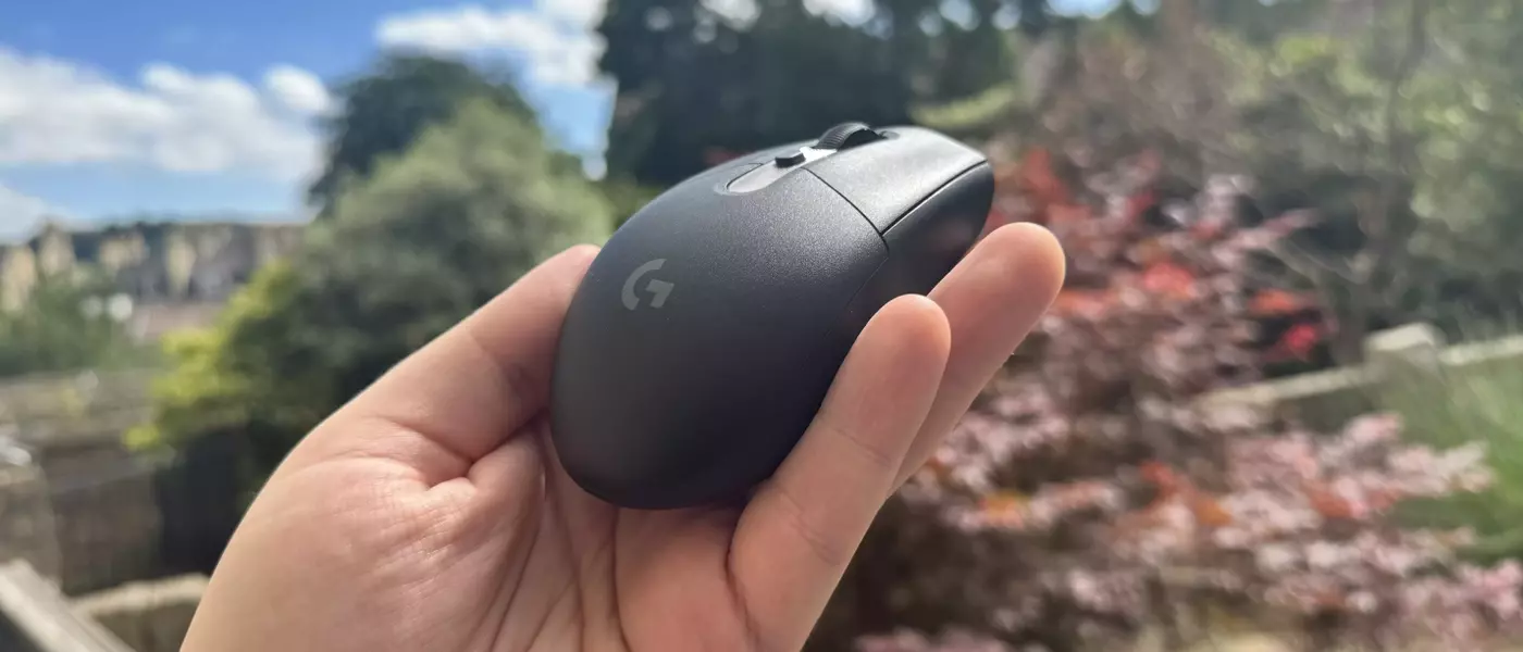 Logitech G305 X Superlight: A Refreshing Update Facing Stiff Competition