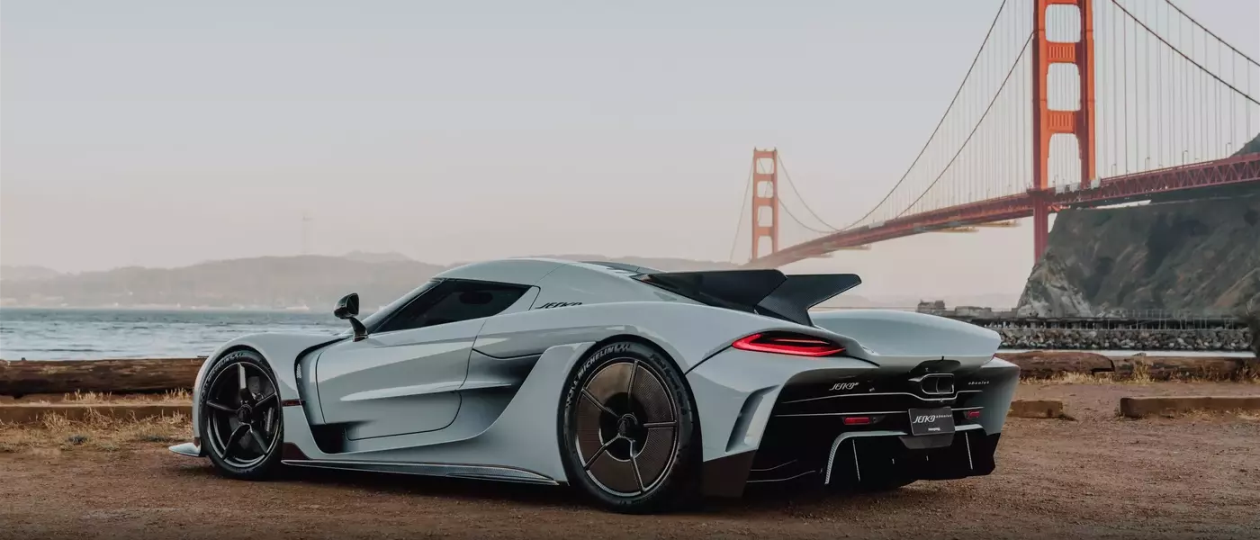 Koenigsegg Jesko Absolut: Unrivaled Speed on the Airfield
