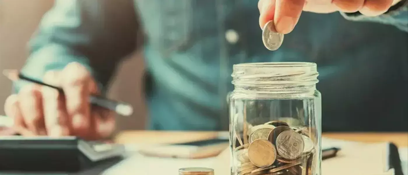 Understanding American Savings: Median vs. Average and Financial Preparedness